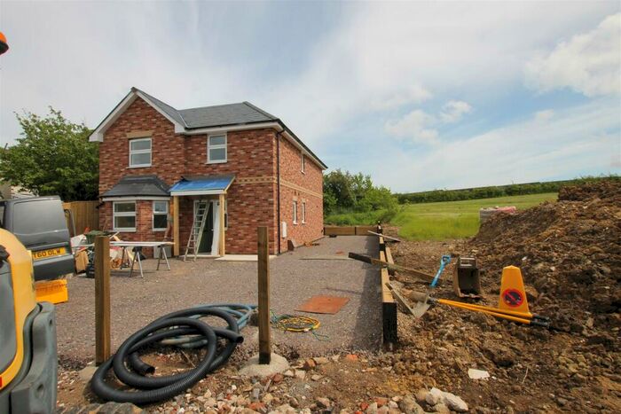 3 Bedroom Detached House To Rent In Fairlee Road, Newport, PO30