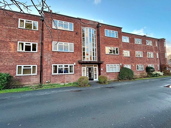 2 Bedroom Flat For Sale In Wilmslow Road, Didsbury, M20