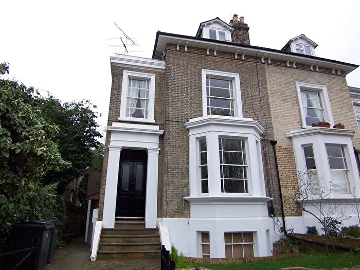 2 Bedroom Flat To Rent In St. Leonards Road, Surbiton, KT6