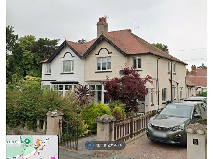 3 Bedroom Maisonette To Rent In Roumania Drive, Llandudno, LL30