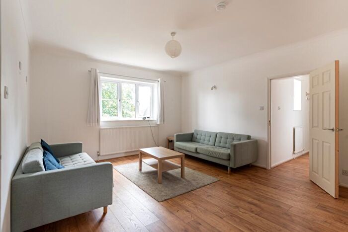 2 Bedroom Flat To Rent In Edward Court Mere Road, Oxford, Oxfordshire, OX2