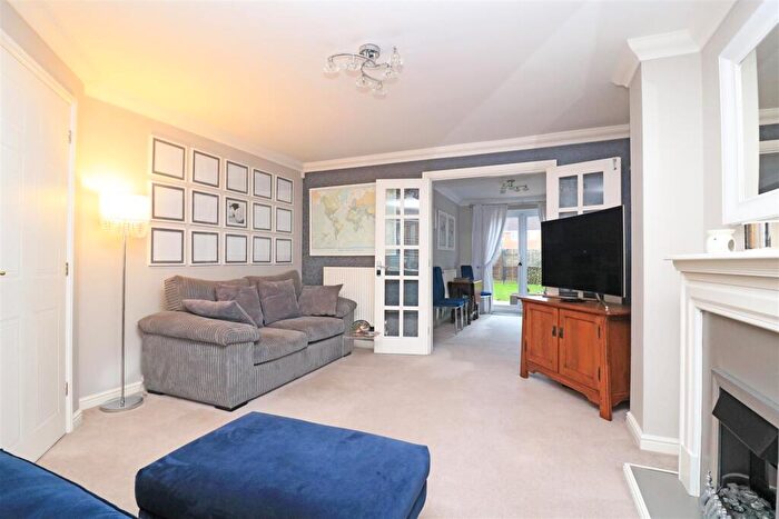 3 Bedroom Semi-Detached House For Sale In Yonge Close, Boreham, Chelmsford, CM3