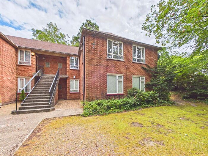 3 Bedroom Maisonette To Rent In Foxley Hall, Higher Drive, Purley, CR8