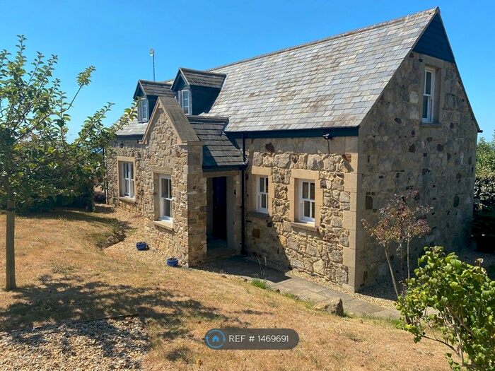 2 Bedroom Semi-Detached House To Rent In Dunsbury Lane, Newport, PO30