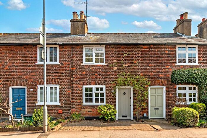 2 Bedroom Cottage For Sale In The Hill, Wheathampstead, St. Albans, AL4