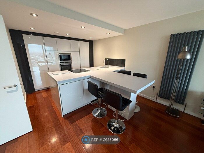 2 Bedroom Flat To Rent In Deansgate, Manchester, M3