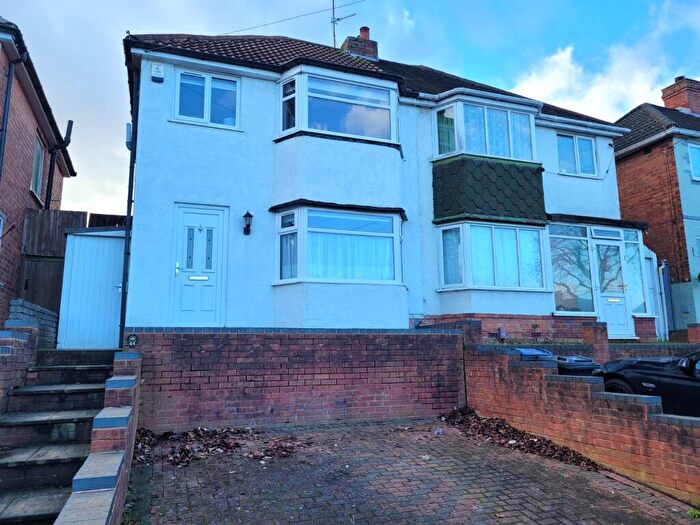 3 Bedroom Semi-Detached House To Rent In Fowlmere Road, Great Barr, Birmingham, West Midlands, B42
