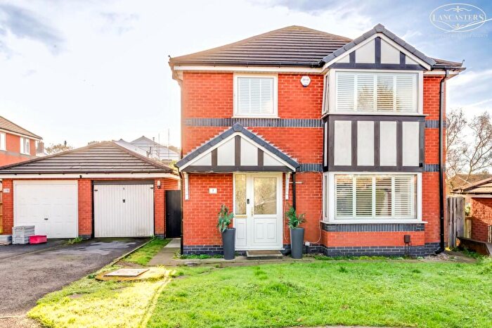 4 Bedroom Detached House For Sale In Vauze House Close, Blackrod, Bolton, BL6