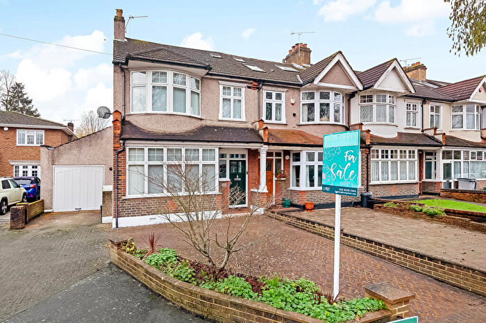 4 Bedroom End Of Terrace House For Sale In Palace View, Bromley, BR1