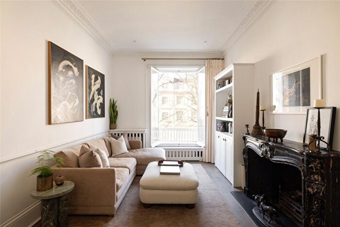 2 Bedroom Flat For Sale In Queen's Gardens, London, W2