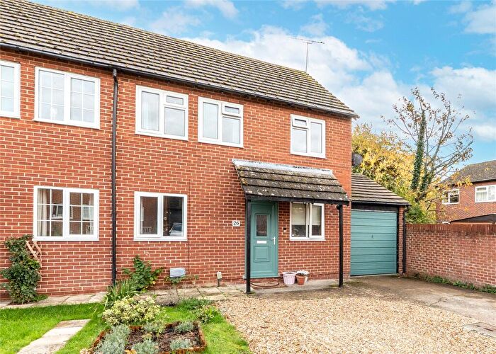 4 Bedroom Semi Detached House For Sale In Balmoral Road, Didcot, Oxfordshire, OX11