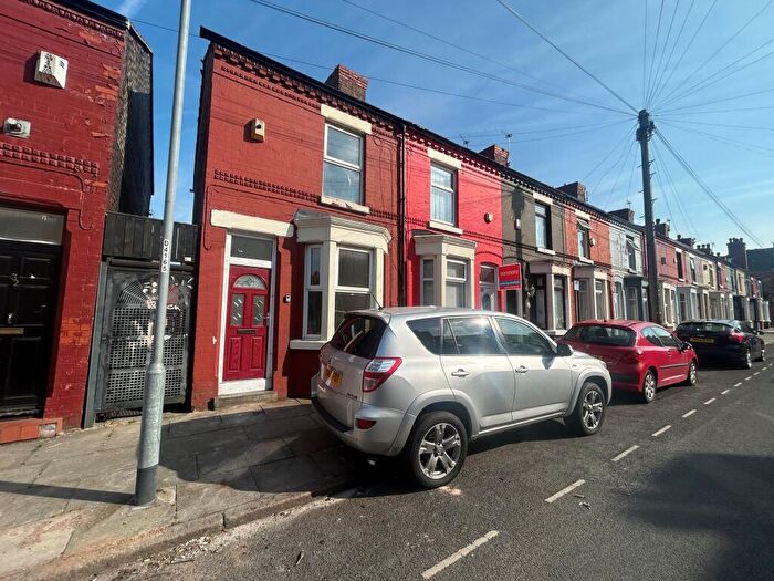 2 Bedroom House To Rent In Holbeck Street, L4