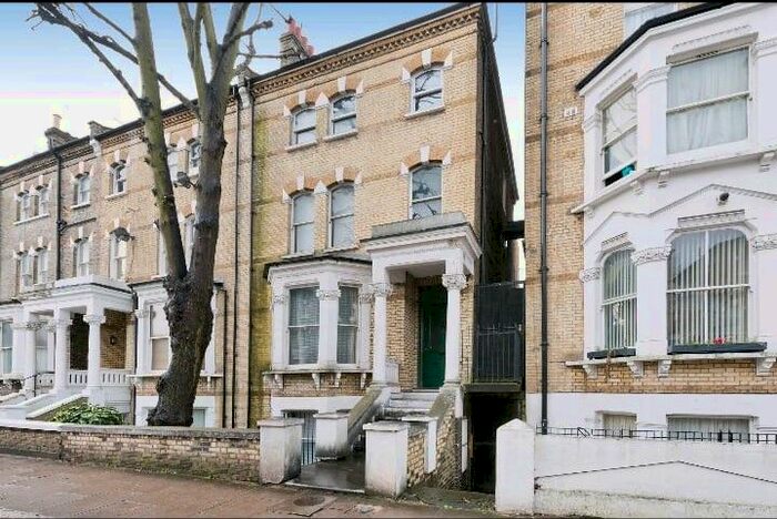 2 Bedroom Flat To Rent In Edith Road, London, W14