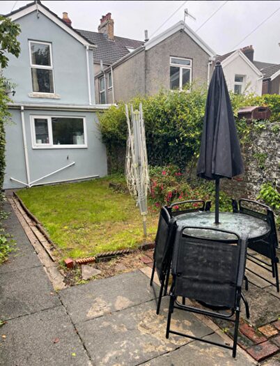 6 Bedroom Terraced House To Rent In St. Helens Avenue, Brynmill, SA1