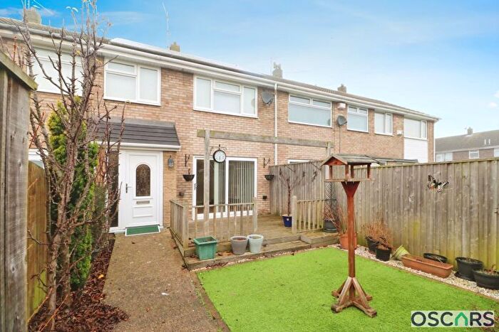 3 Bedroom Terraced House For Sale In Newtondale, Sutton-On-Hull, Hull, HU7