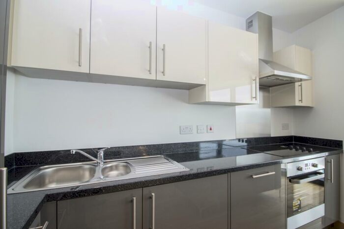 1 Bedroom Flat To Rent In High Street, Stratford, London, E15