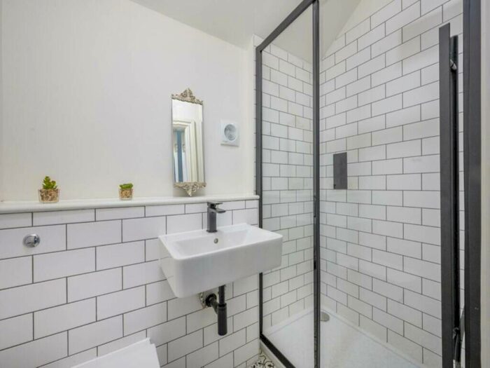 3 Bedroom Semi-Detached House To Rent In The Stables Cliff Oaks, Fawcett Lane, , Leeds, LS12