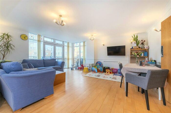 2 Bedroom Flat To Rent In Langbourne Place, Cubitt Town, E14