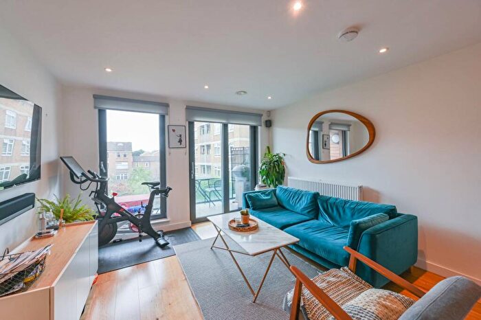 2 Bedroom Flat To Rent In Dalston Lane, Dalston, London, E8