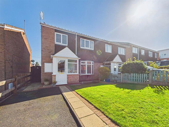 3 Bedroom Property For Sale In Ravenhill Close, Brereton, Rugeley, WS15