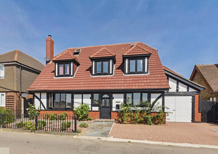 5 Bedroom Detached House For Sale In Abbotts Court Road, Hoo, Rochester, ME3