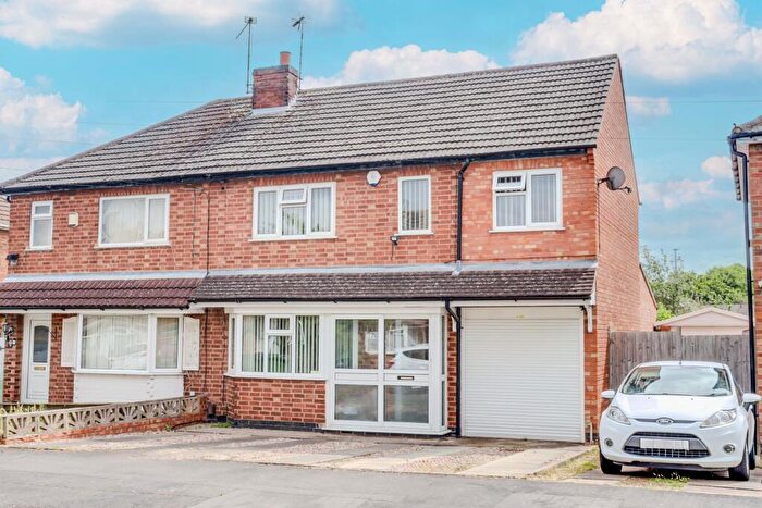 4 Bedroom Semi-Detached House For Sale In Kings Drive, Leicester Forest East, LE3