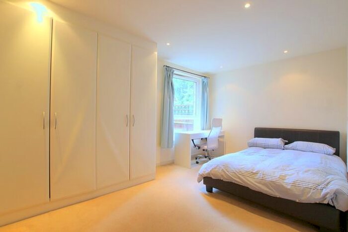 2 Bedroom Flat To Rent In West Hill, London, SW15