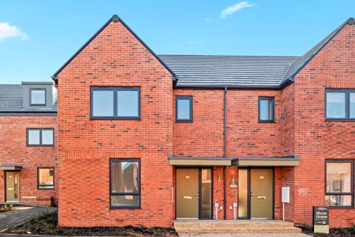 3 Bedroom End Of Terrace House To Rent In Eredine Crescent, Shenley Wood, Milton Keynes, MK5