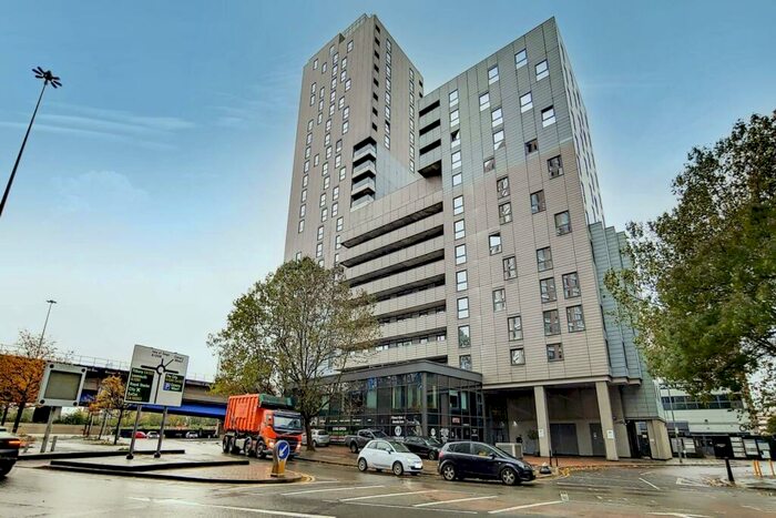 2 Bedroom Flat To Rent In Wharfside Point South, Docklands, London, E14