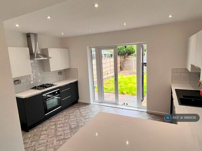 3 Bedroom Semi-Detached House To Rent In Windy Arbor Close, Whiston, Prescot, L35