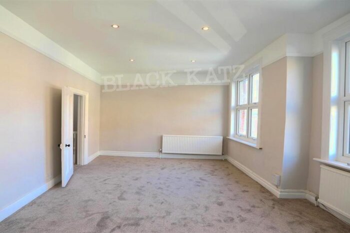 2 Bedroom Flat To Rent In Alexandra Gardens, London, N10