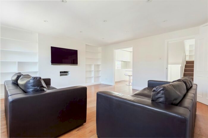 2 Bedroom Flat To Rent In Barnsbury Road, London, N1
