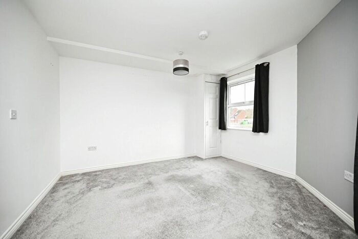 2 Bedroom Flat For Sale In Dunster Close, Rugby, CV22