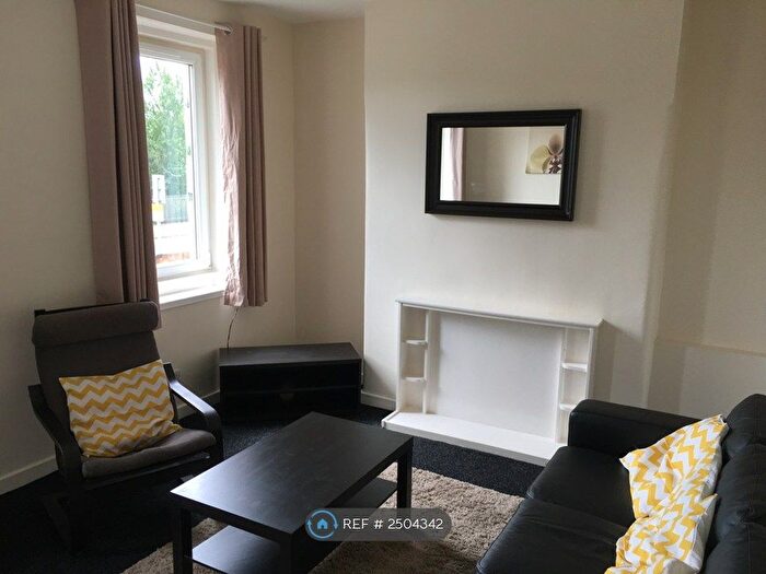 2 Bedroom Flat To Rent In Stevenson Drive, Edinburgh, EH11