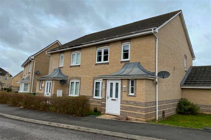 3 Bedroom House To Rent In Wiltshire Crescent, Basingstoke, RG22