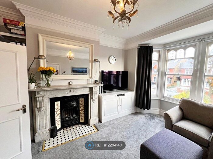 1 Bedroom Flat To Rent In Rodenhurst Road, London, SW4