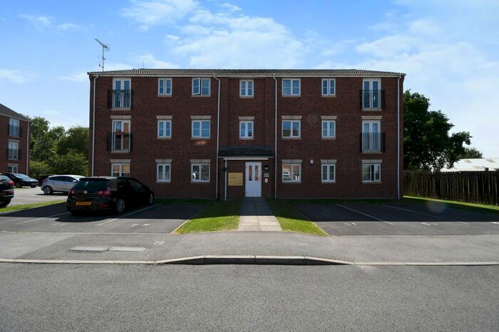2 Bedroom Flat To Rent In Heather Gardens, North Hykeham, Lincoln, LN6
