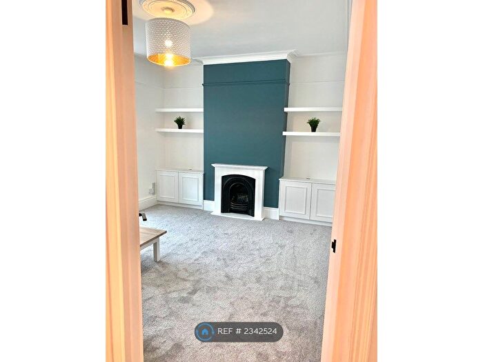 2 Bedroom Maisonette To Rent In Laburnum Grove, Portsmouth, PO2