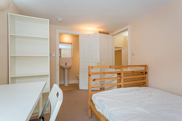 2 Bedroom Apartment To Rent In Gawcott Road, Buckingham, MK18