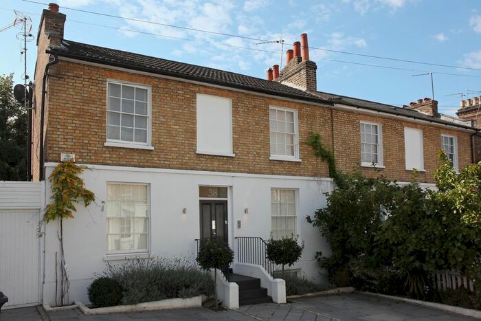 4 Bedroom Semi-Detached House To Rent In Turret Grove, London SW4