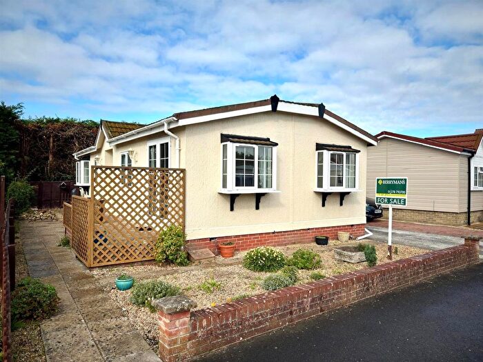 2 Bedroom Mobile/park Home For Sale In Claremont Park, Berrow, TA8