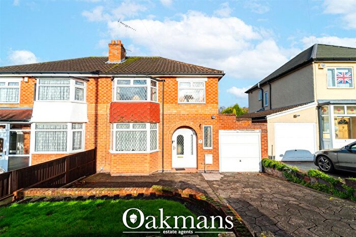 3 Bedroom Semi Detached House For Sale In Cromwell Lane, Birmingham, West Midlands, B31
