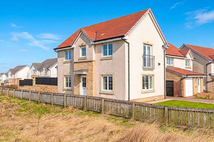3 Bedroom Detached House For Sale In Dardanelles Road, Whitburn, EH47