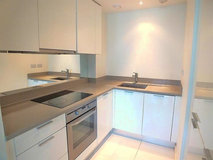1 Bedroom Flat To Rent In Vantage Building, Station Approach. Hayes, UB3