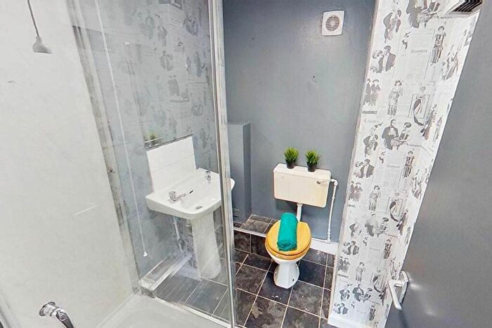 5 Bedroom Flat To Rent In A Mansfield Road, Nottingham, NG1