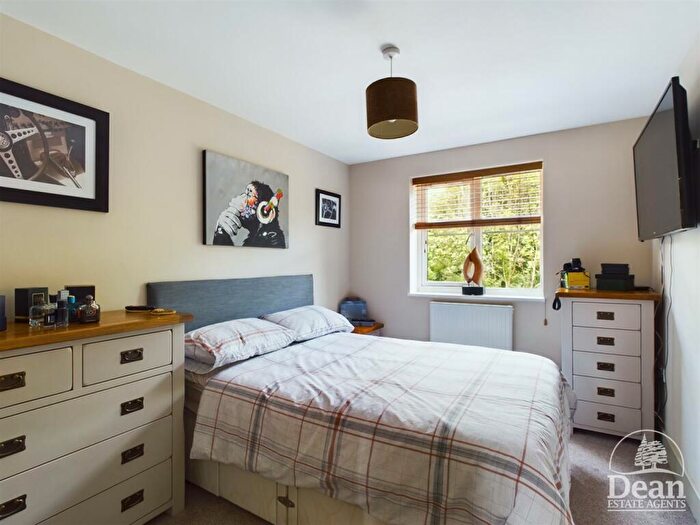 4 Bedroom Detached House For Sale In Causeway Road, Cinderford, GL14