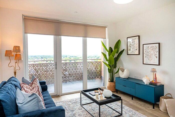 1 Bedroom Flat To Rent In Elmsleigh Road, Staines-Upon-Thames, Surrey, TW18