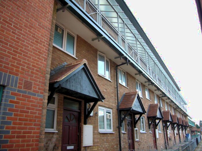 2 Bedroom Maisonette To Rent In Tiptree Crescent, Clayhall, Ilford, IG5