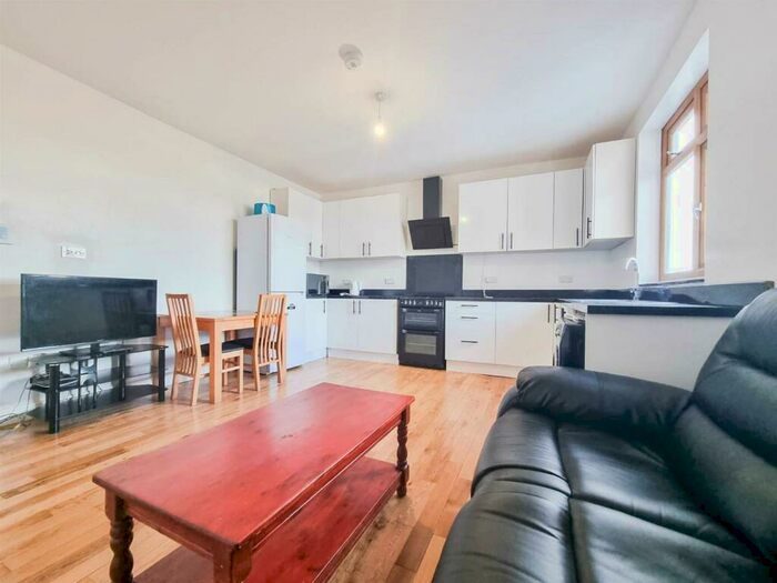 1 Bedroom Flat To Rent In Nelson Road, Gillingham, ME7