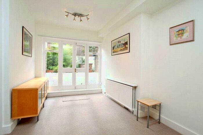 1 Bedroom Flat To Rent In Jamestown Road, Camden Town, NW1